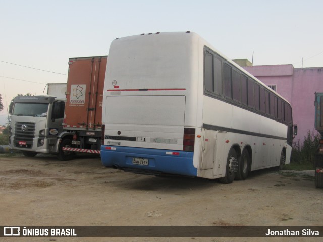 Ônibus Particulares 7157 na cidade de Surubim, Pernambuco, Brasil, por Jonathan Silva. Número da foto: #7113468.