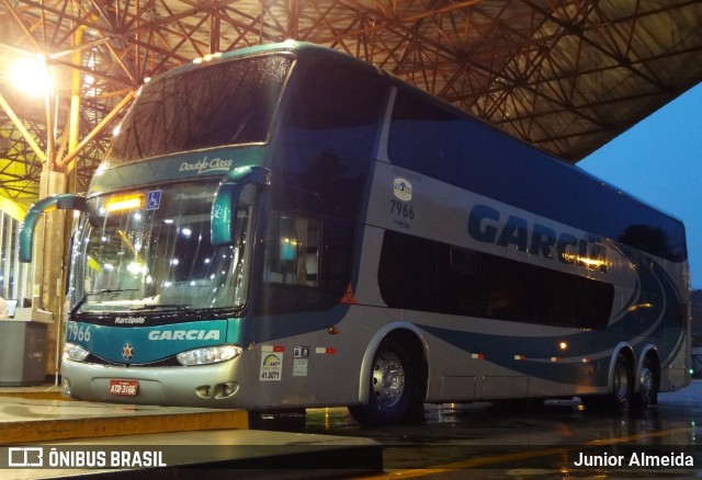 Viação Garcia 7966 na cidade de Maringá, Paraná, Brasil, por Junior Almeida. Número da foto: #7112184.