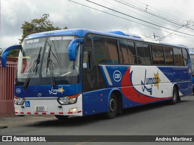 Lumaca C-201 na cidade de Cartago, Cartago, Costa Rica, por Andrés Martínez Rodríguez. Número da foto: #7111571.