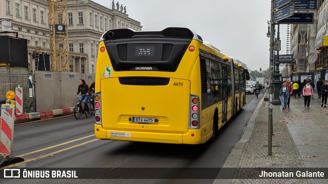 BVG - Berliner Verkehrsbetriebe 4475 na cidade de Berlin, Land Berlin, Alemanha, por Jhonatan Galante. ID da foto: 7192682.