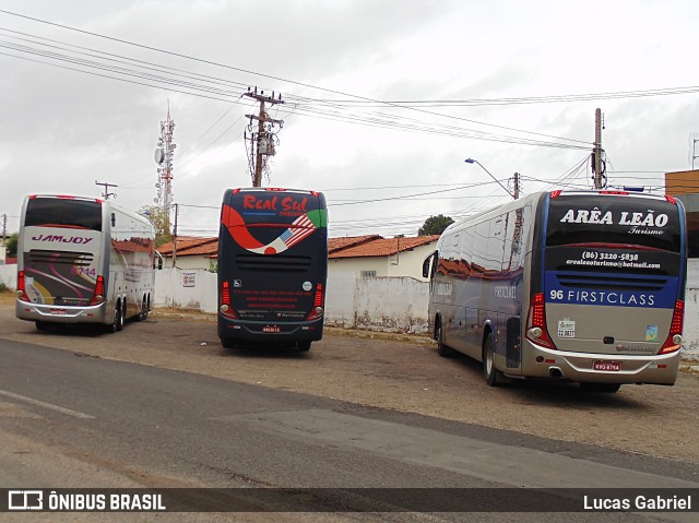 Arêa Leão Turismo 96 na cidade de Teresina, Piauí, Brasil, por Lucas Gabriel. Número da foto: #7117564.