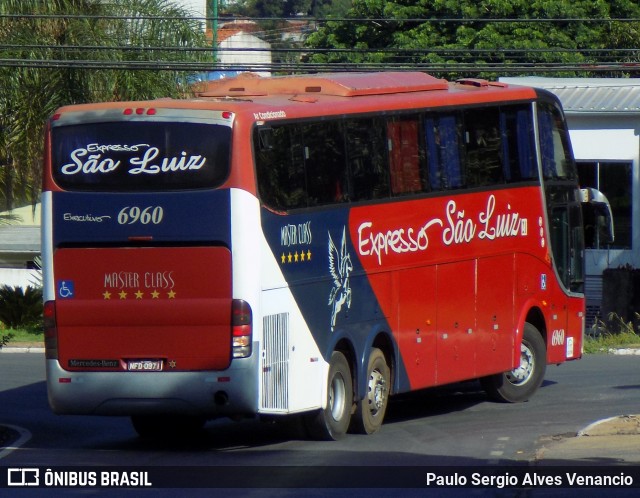 Expresso São Luiz 6960 na cidade de Cuiabá, Mato Grosso, Brasil, por Paulo Sergio Alves Venancio. Número da foto: #7117761.