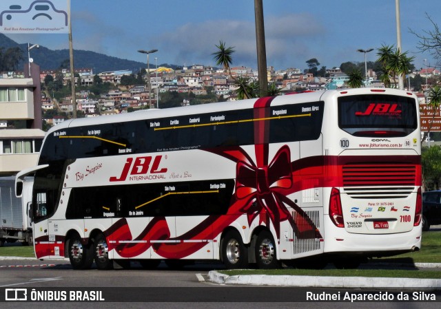 JBL Turismo 7100 na cidade de Florianópolis, Santa Catarina, Brasil, por Rudnei Aparecido da Silva. ID da foto: 7118717.