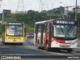 Pêssego Transportes 4 7136 na cidade de São Paulo, São Paulo, Brasil, por Jonas Ramos. Número da foto: #:id.