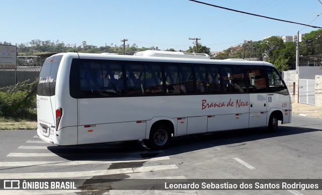 Branca de Neve Turismo 231 na cidade de Campinas, São Paulo, Brasil, por Leonardo Sebastiao dos Santos Rodrigues. ID da foto: 7121071.