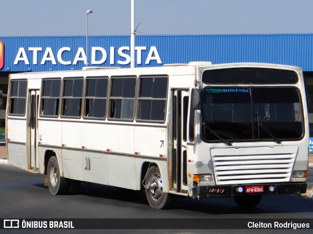 Ônibus Particulares 8305 na cidade de Juazeiro, Bahia, Brasil, por Cleiton Rodrigues. Número da foto: #7120073.