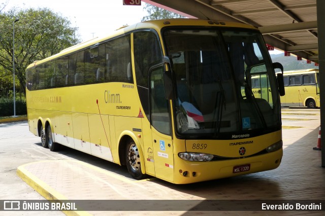 Viação Itapemirim 8859 na cidade de Queluz, São Paulo, Brasil, por Everaldo Bordini. Número da foto: #7122511.