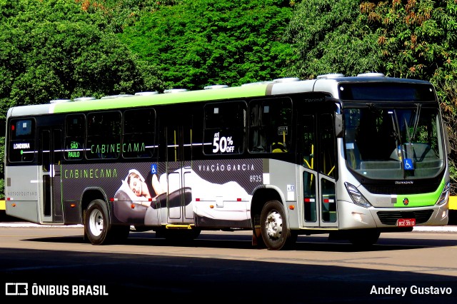 Viação Garcia 8935 na cidade de Londrina, Paraná, Brasil, por Andrey Gustavo. ID da foto: 7125683.