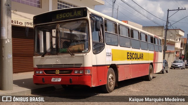 Escolares 1071 na cidade de Bonfim, Minas Gerais, Brasil, por Kaique Marquês Medeiros . Número da foto: #7126050.