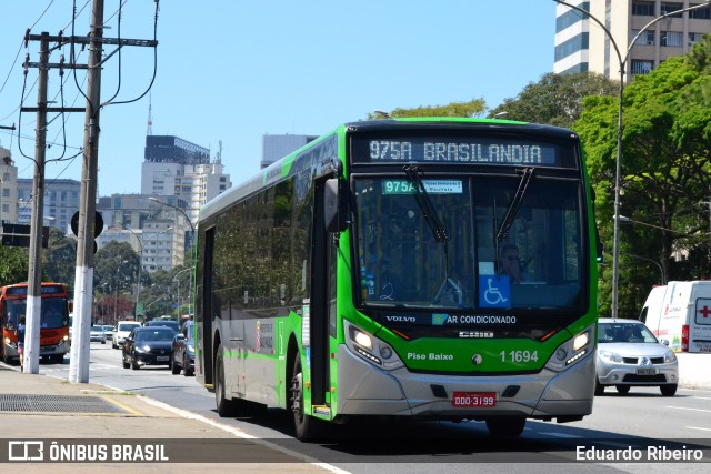 Viação Santa Brígida 1 1694 na cidade de São Paulo, São Paulo, Brasil, por Eduardo Ribeiro. ID da foto: 7126757.