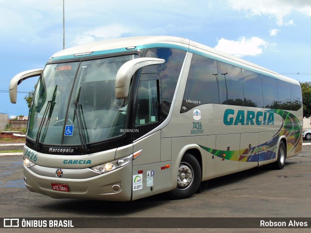 Viação Garcia 7426 na cidade de Paranavaí, Paraná, Brasil, por Robson Alves. ID da foto: 7219530.