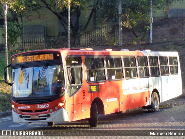 Expresso Luziense > Territorial Com. Part. e Empreendimentos 30582 na cidade de Belo Horizonte, Minas Gerais, Brasil, por Marcelo Ribeiro. ID da foto: 7221034.