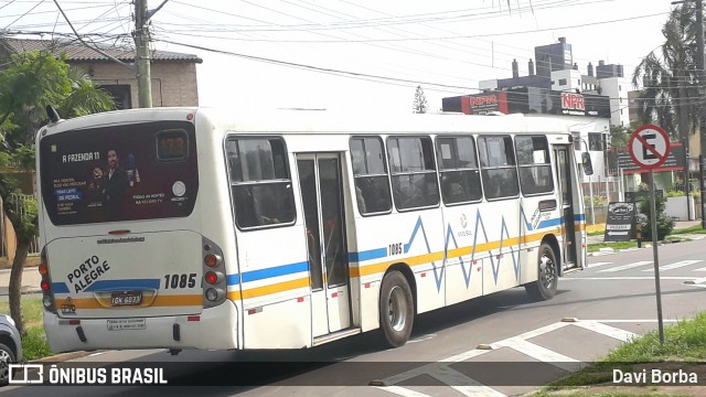 Trevo Transportes Coletivos 1085 na cidade de Porto Alegre, Rio Grande do Sul, Brasil, por Davi Borba. Número da foto: #7224565.