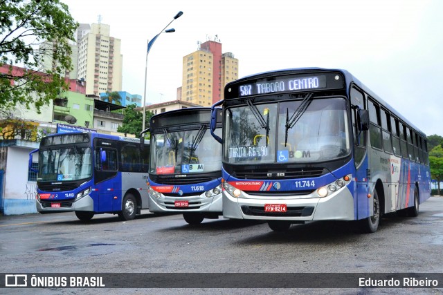 Viação Pirajuçara 11.744 na cidade de Taboão da Serra, São Paulo, Brasil, por Eduardo Ribeiro. Número da foto: #7226515.