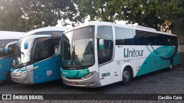 Unitour Transportes e Turismo 2070 na cidade de Rio de Janeiro, Rio de Janeiro, Brasil, por Cecilio Cais. Número da foto: #7241557.