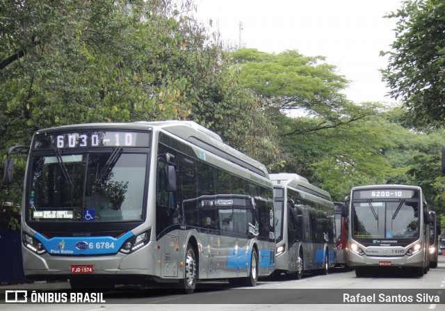 Transwolff Transportes e Turismo 6 6784 na cidade de São Paulo, São Paulo, Brasil, por Rafael Santos Silva. Número da foto: #7249370.