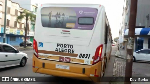 Companhia Carris Porto-Alegrense 0831 na cidade de Porto Alegre, Rio Grande do Sul, Brasil, por Davi Borba. Número da foto: #7247461.