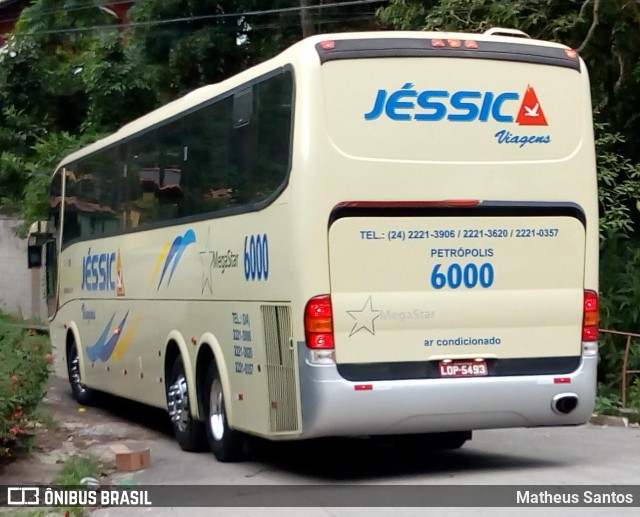 Jéssica Viagens 6000 na cidade de Petrópolis, Rio de Janeiro, Brasil, por Matheus Santos. Número da foto: #7247508.