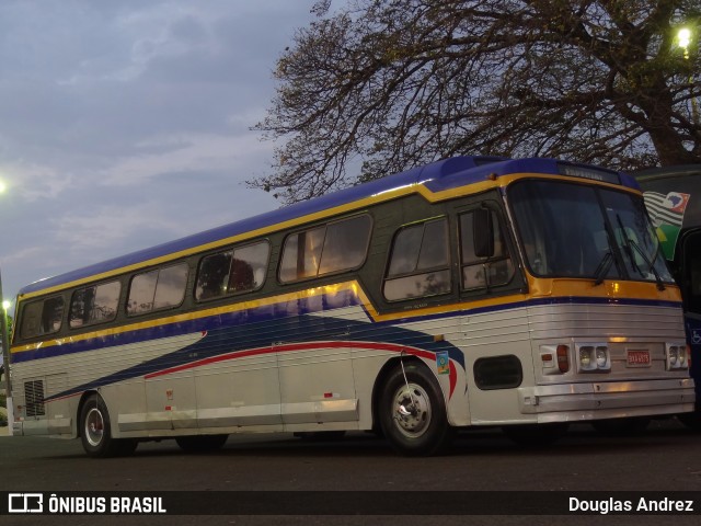 Ônibus Particulares 6575 na cidade de Trindade, Goiás, Brasil, por Douglas Andrez. ID da foto: 7196651.