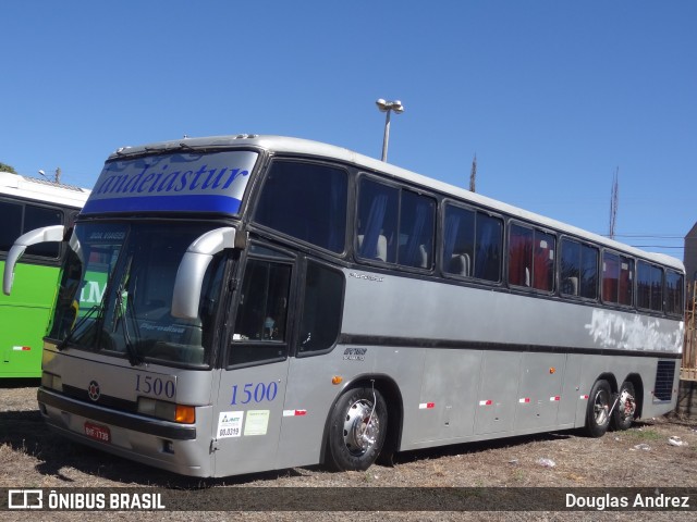 Candeiastur - Candeias Transportes Urbanos e Rodoviários 1500 na cidade de Trindade, Goiás, Brasil, por Douglas Andrez. Número da foto: #7253625.