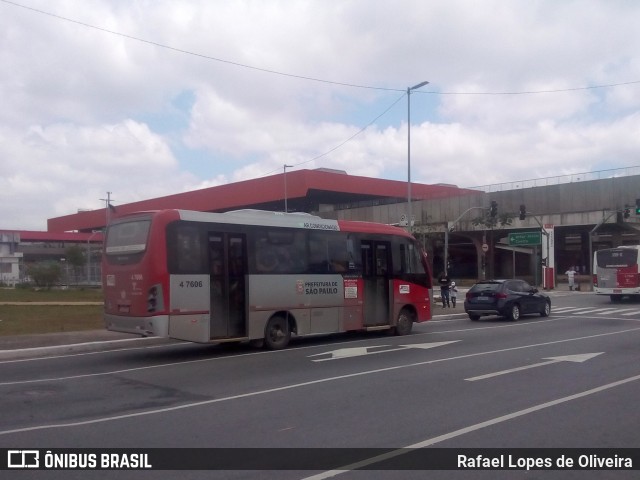 Pêssego Transportes 4 7606 na cidade de São Paulo, São Paulo, Brasil, por Rafael Lopes de Oliveira. ID da foto: 7256757.