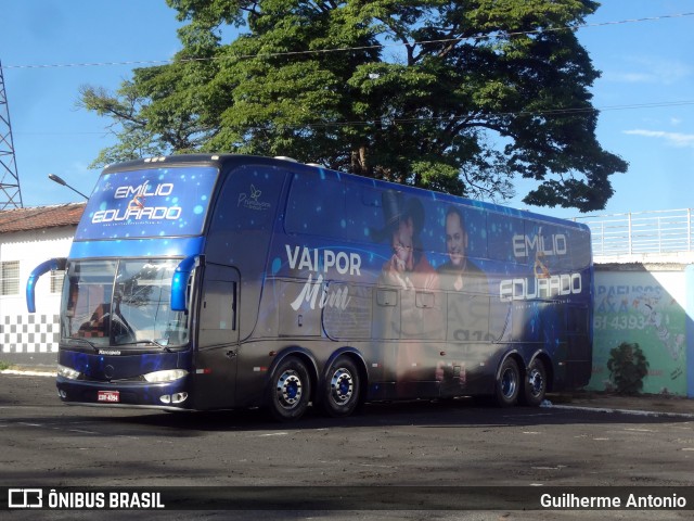 Ônibus Particulares 4094 na cidade de Araxá, Minas Gerais, Brasil, por Guilherme Antonio. Número da foto: #7256755.