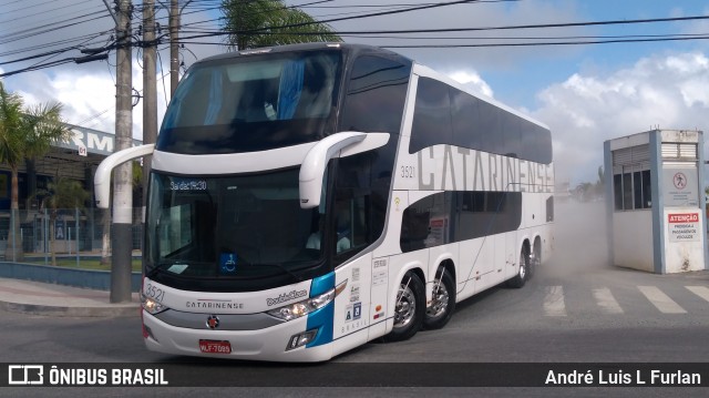 Auto Viação Catarinense 3521 na cidade de Balneário Camboriú, Santa Catarina, Brasil, por André Luis L Furlan. ID da foto: 7256523.