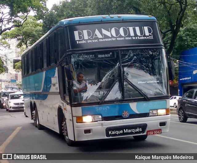 Ônibus Particulares 9042 na cidade de Belo Horizonte, Minas Gerais, Brasil, por Kaique Marquês Medeiros . Número da foto: #7257737.
