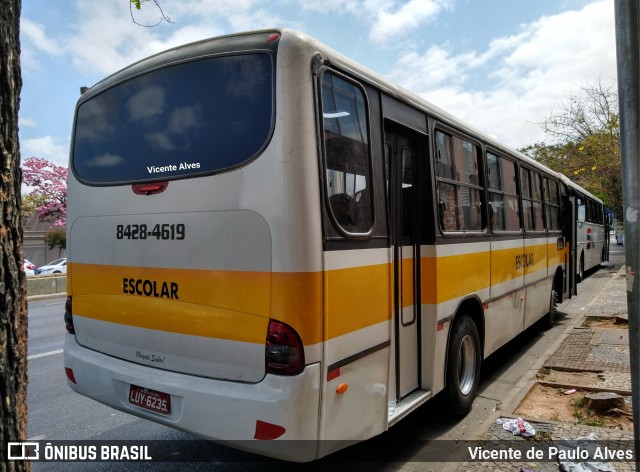 Escolares 6235 na cidade de Belo Horizonte, Minas Gerais, Brasil, por Vicente de Paulo Alves. Número da foto: #7257985.