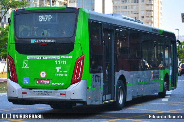 Viação Santa Brígida 1 1711 na cidade de São Paulo, São Paulo, Brasil, por Eduardo Ribeiro. ID da foto: 7259265.