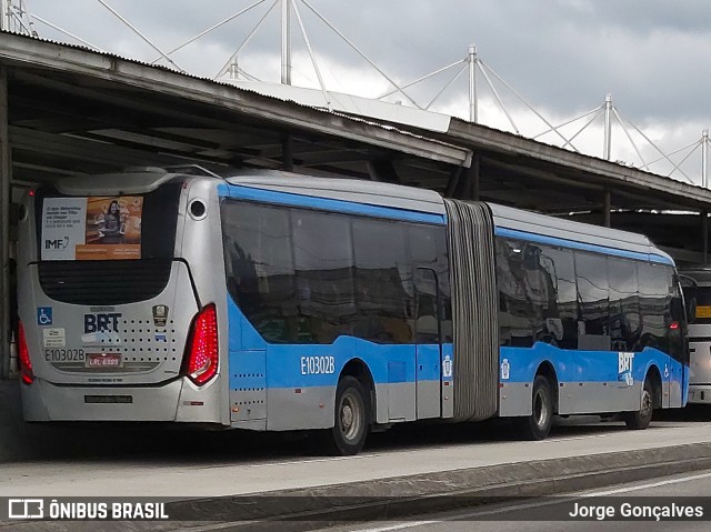 Transportes Paranapuan E10302B na cidade de Rio de Janeiro, Rio de Janeiro, Brasil, por Jorge Gonçalves. ID da foto: 7256854.