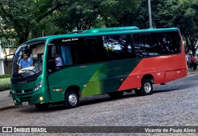 Ônibus Particulares 8042 na cidade de Belo Horizonte, Minas Gerais, Brasil, por Vicente de Paulo Alves. ID da foto: 7262041.