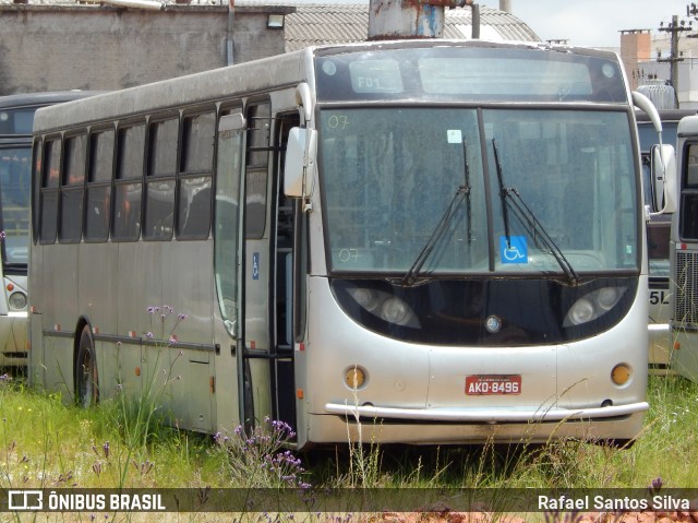 Ônibus Particulares 8946 na cidade de Curitiba, Paraná, Brasil, por Rafael Santos Silva. ID da foto: 7264139.