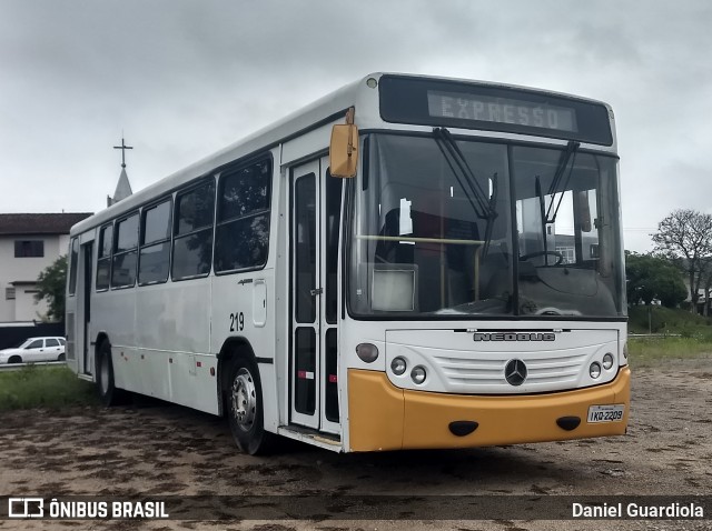 Ônibus Particulares 2209 na cidade de Santo Amaro da Imperatriz, Santa Catarina, Brasil, por Daniel Guardiola. Número da foto: #7265044.