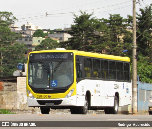 Viação Pioneira 228460 na cidade de Conselheiro Lafaiete, Minas Gerais, Brasil, por Rodrigo  Aparecido. Número da foto: #7267345.