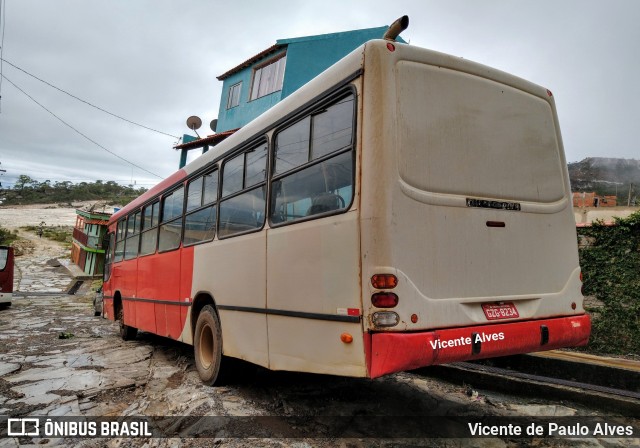 Ônibus Particulares 8234 na cidade de São Thomé das Letras, Minas Gerais, Brasil, por Vicente de Paulo Alves. Número da foto: #7266174.