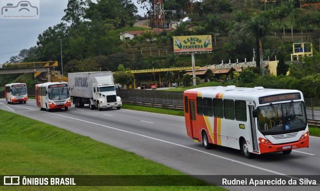 Ônibus Particulares 2303 na cidade de Santa Isabel, São Paulo, Brasil, por Rudnei Aparecido da Silva. Número da foto: #7265863.