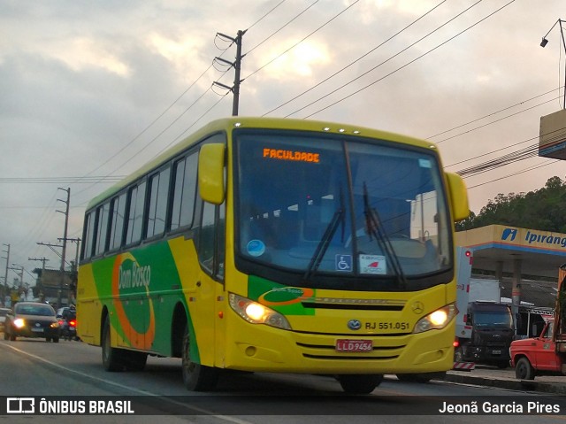 Dom Bosco Turismo e Transportes RJ 551.051 na cidade de Nova Friburgo, Rio de Janeiro, Brasil, por Jeonã Garcia Pires. ID da foto: 7268202.