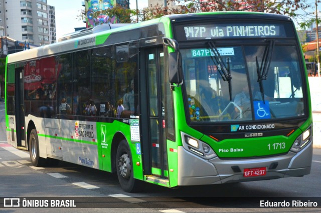 Viação Santa Brígida 1 1713 na cidade de São Paulo, São Paulo, Brasil, por Eduardo Ribeiro. ID da foto: 7271100.