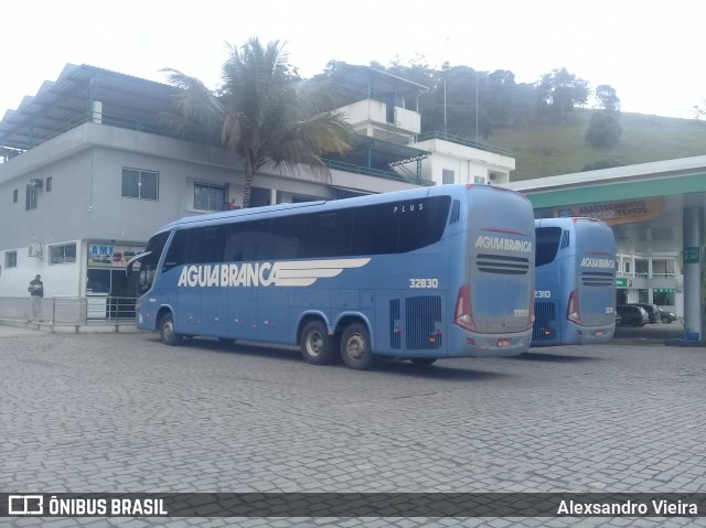 Viação Águia Branca 32830 na cidade de Atilio Vivacqua, Espírito Santo, Brasil, por Alexsandro Vieira. Número da foto: #7273422.