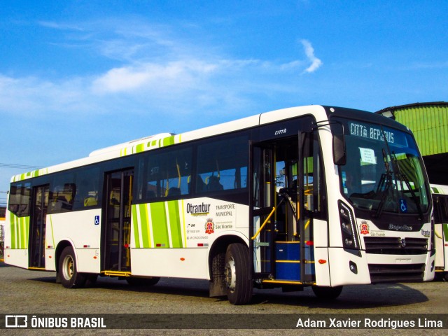 Otrantur Transporte e Turismo 19-038 na cidade de São Vicente, São Paulo, Brasil, por Adam Xavier Rodrigues Lima. Número da foto: #7273749.