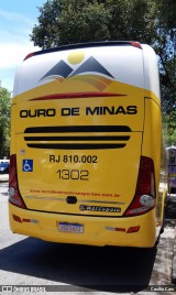 Ouro de Minas Transportes e Turismo 1302 na cidade de Rio de Janeiro, Rio de Janeiro, Brasil, por Cecilio Cais. Número da foto: #7279428.