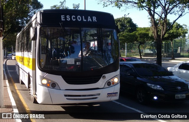 Escolares MQR5J38 na cidade de Vitória, Espírito Santo, Brasil, por Everton Costa Goltara. Número da foto: #7280282.