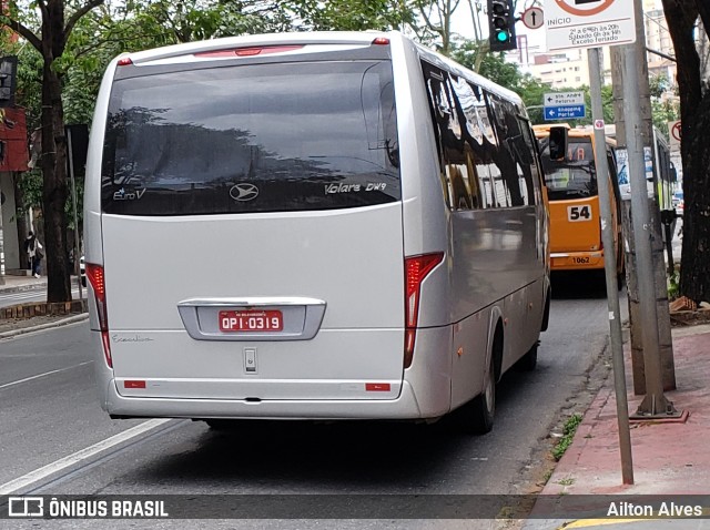 Ônibus Particulares 0319 na cidade de Belo Horizonte, Minas Gerais, Brasil, por Ailton Alves. Número da foto: #7200833.
