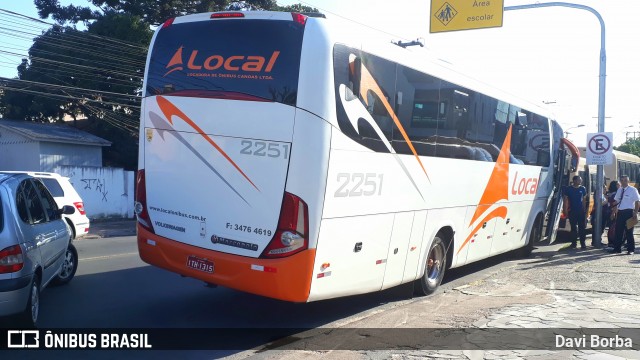 LOCAL - Locadora de Ônibus Canoas Ltda. 2251 na cidade de Porto Alegre, Rio Grande do Sul, Brasil, por Davi Borba. ID da foto: 7202738.