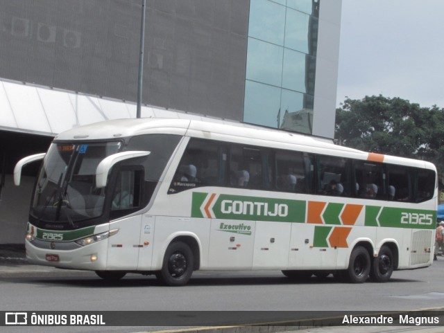 Empresa Gontijo de Transportes 21325 na cidade de Rio de Janeiro, Rio de Janeiro, Brasil, por Alexandre  Magnus. ID da foto: 7203854.