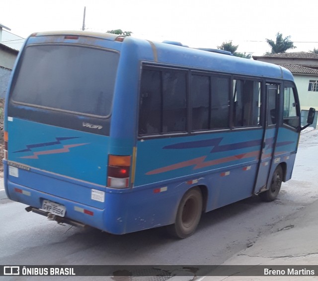 Ônibus Particulares 8984 na cidade de Capelinha, Minas Gerais, Brasil, por Breno Martins. ID da foto: 7214697.