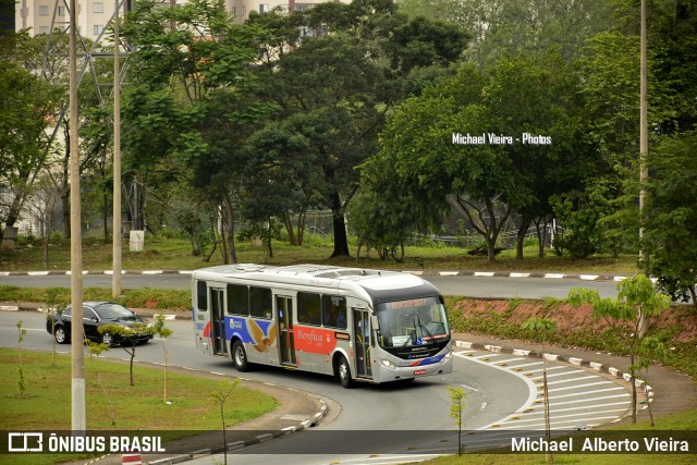 BBTT - Benfica Barueri Transporte e Turismo 5883 na cidade de Barueri, São Paulo, Brasil, por Michael  Alberto Vieira. ID da foto: 7218203.