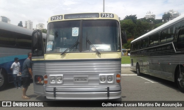 Ônibus Particulares 7124 na cidade de São Paulo, São Paulo, Brasil, por Guilherme Lucas Martins De Assunção. Número da foto: #7312717.
