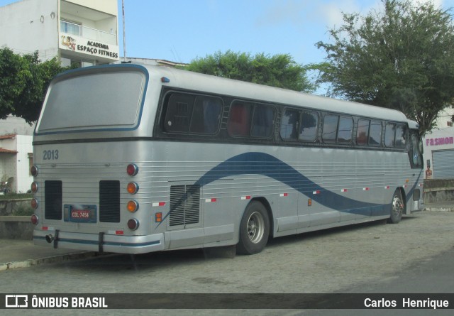 Ônibus Particulares 2013 na cidade de Conceição do Coité, Bahia, Brasil, por Carlos  Henrique. ID da foto: 7321638.